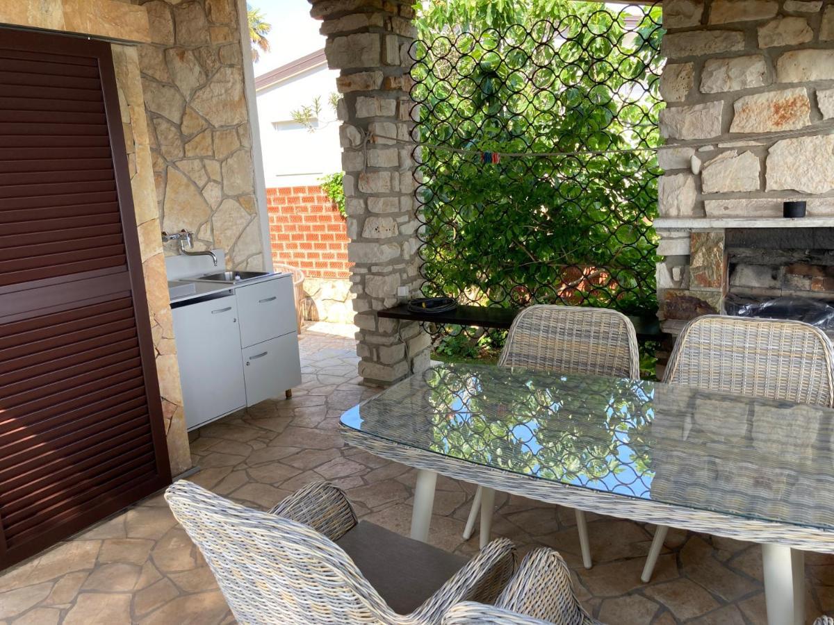 Karigador Beach House Екстер'єр фото